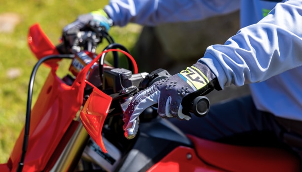 Le démarrage électrique d'une Honda CRF450RX