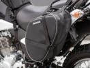A Honda saddlebag accessory/Un accessoire Honda Saddlebag