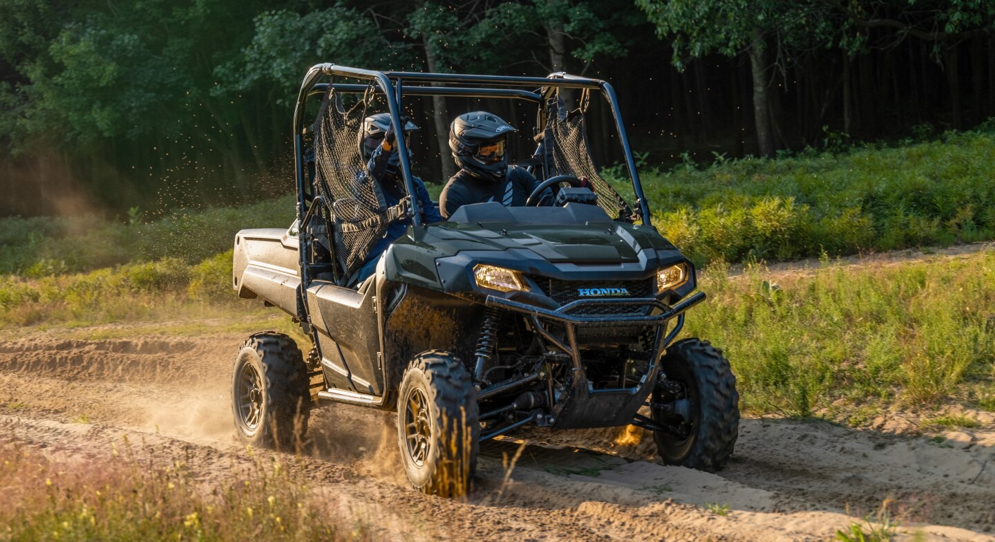 Honda Pioneer 700-2P Deluxe 675 cc Side-By-Side | Honda