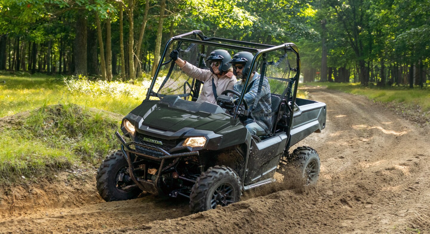 Honda Pioneer 700-2P Deluxe 675 cc Side-By-Side | Honda